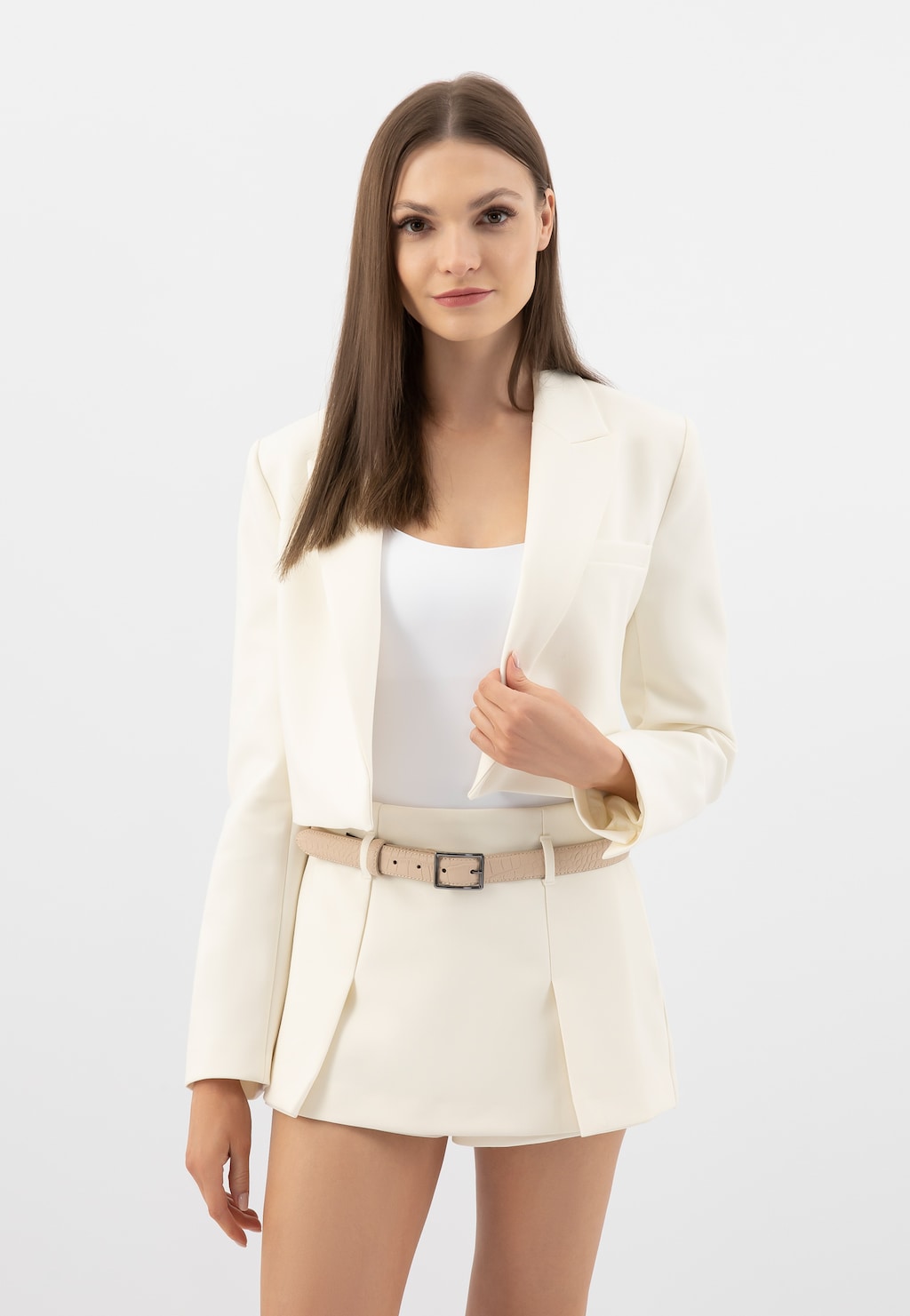 Úzky béžový opasok s ozdobným reliéfom 93101-54 Widok 1