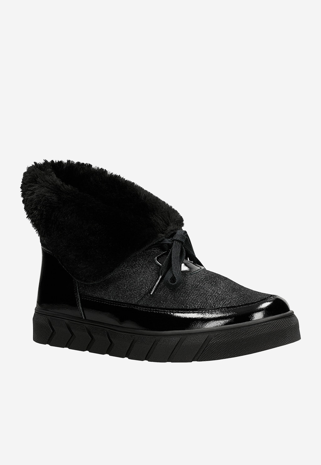 Czarne futerkowe śniegowce RELAKS R55004-01 z lakierowanymi elementami, sznurowane, na grubej podeszwie z bieżnikiem, idealne na zimę.