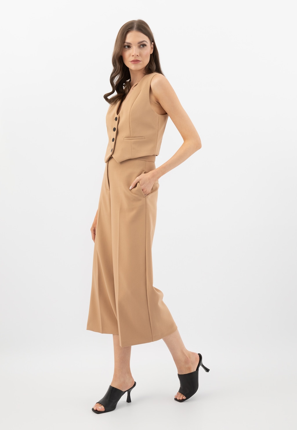 Černé pantofle na podpatku z licové kůže 74120-51 Widok 1