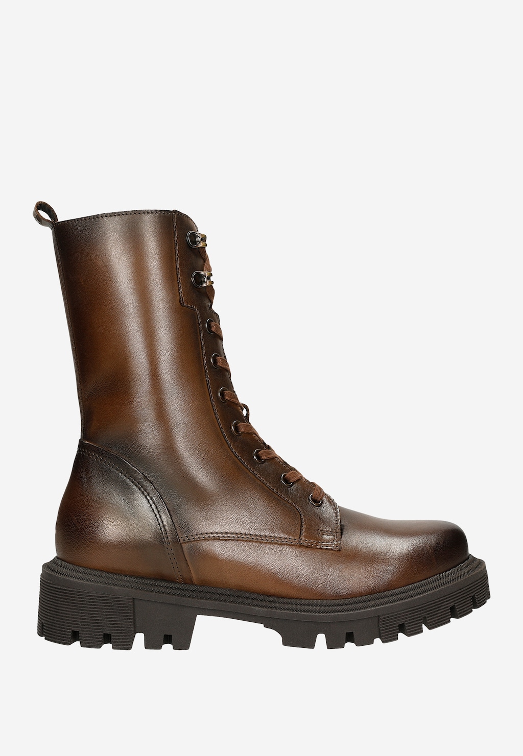 Brązowe ocieplane trzewiki damskie Wojas 64117-52 ze skóry licowej z boku. But ma wysoką cholewkę sznurowaną na całej długości i masywną, profilowaną podeszwę.