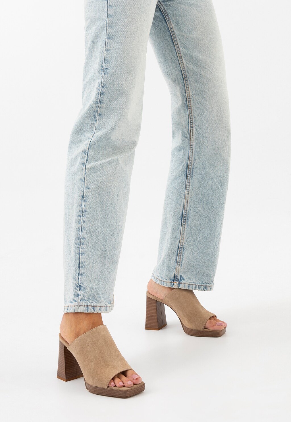 Béžové šľapky na masívnom opätku 74123-64 Widok 8