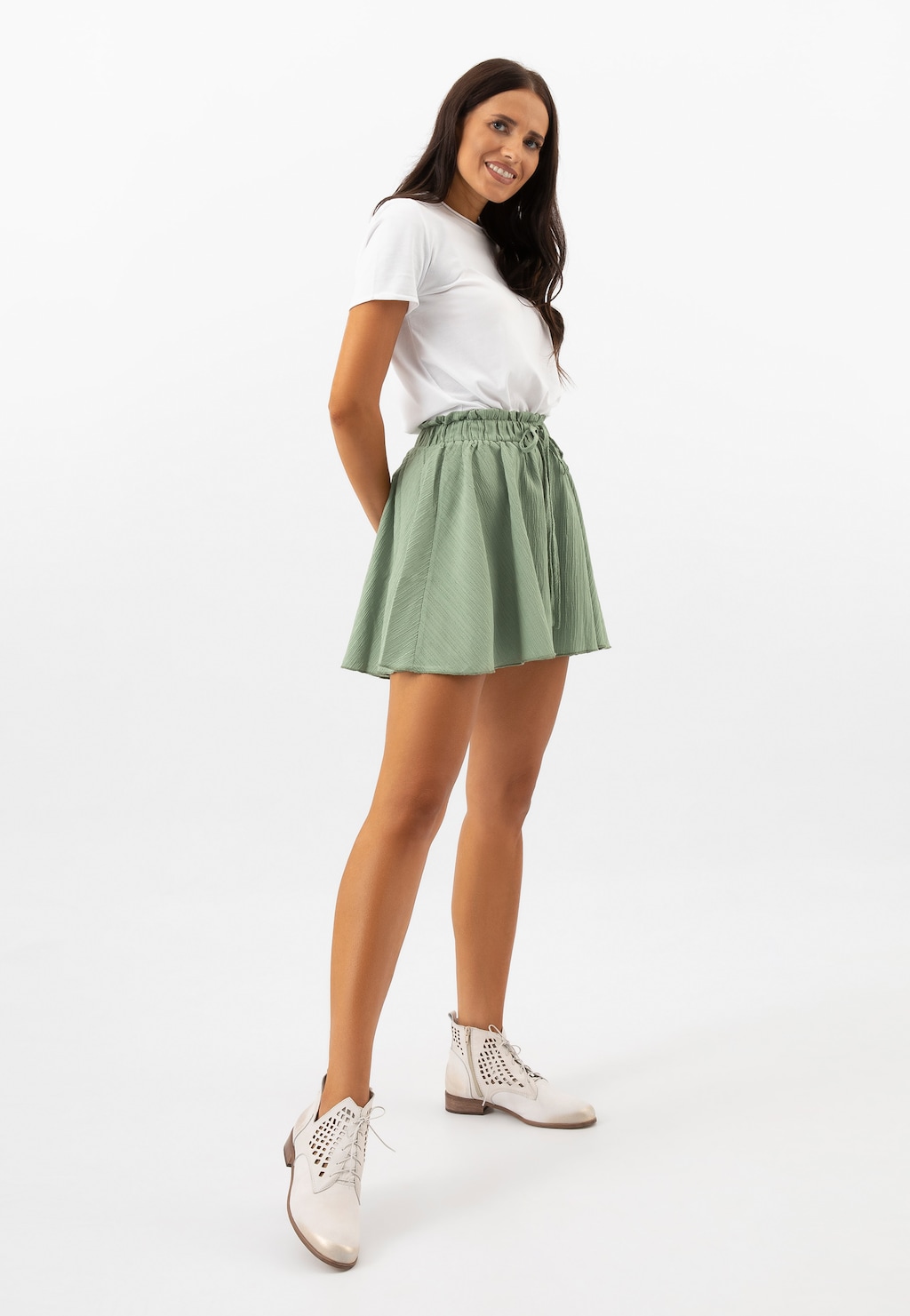 Białe ażurowe trzewiki ze złotymi przetarciami 64123-58 Widok 1