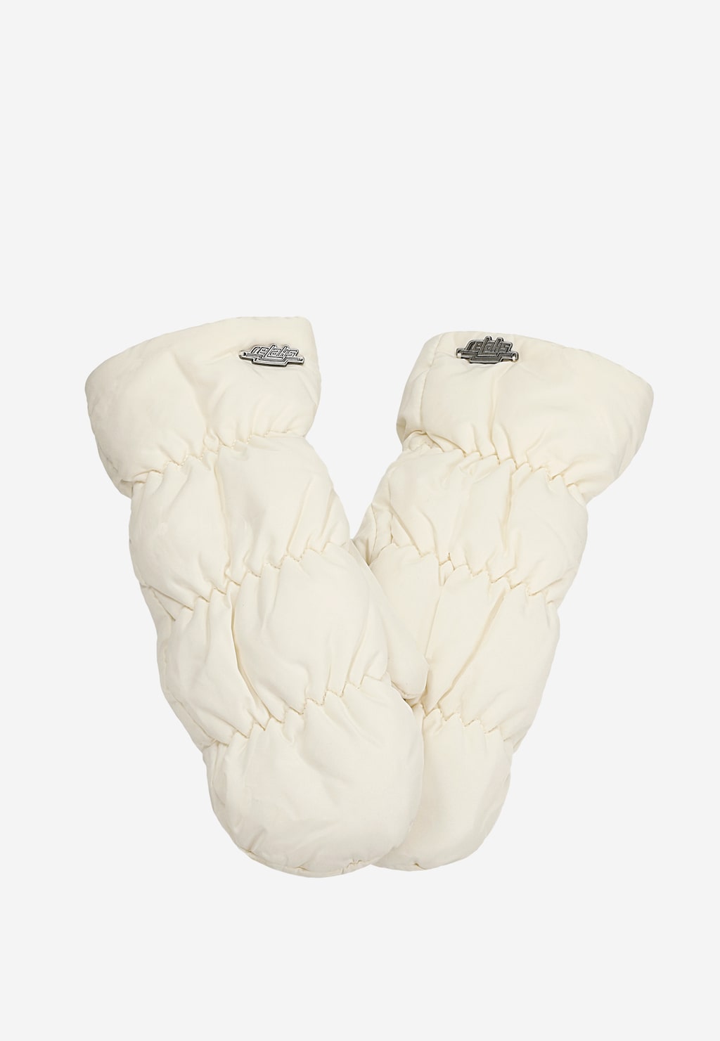 Beżowe ocieplane rękawiczki RELAKS model R95004-44 typu jednopalczak (mitenki), z charakterystycznym pikowanym wykończeniem i metalowym logo marki.