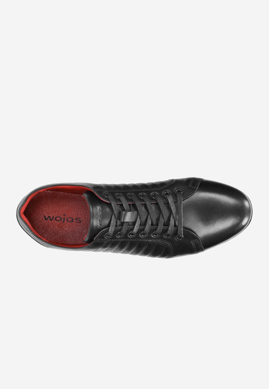 Czarne skórzane półbuty męskie Wojas model 9012-51 z widoczną z góry konstrukcją buta, czerwoną wyściółką wewnętrzną i czarnymi sznurowadłami na siedmiu przelotkach.