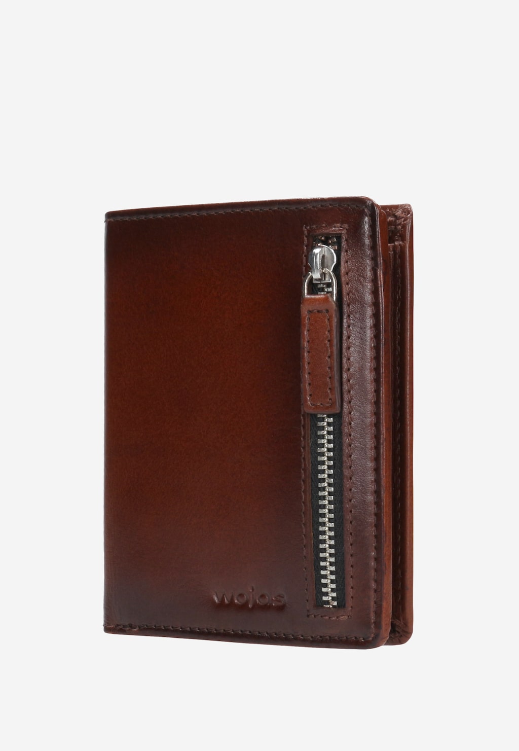 Elegancki brązowy portfel męski Wojas model 9959-52 wykonany ze skóry naturalnej, z boczną kieszenią zapinaną na metalowy suwak i wytłoczonym logo marki.