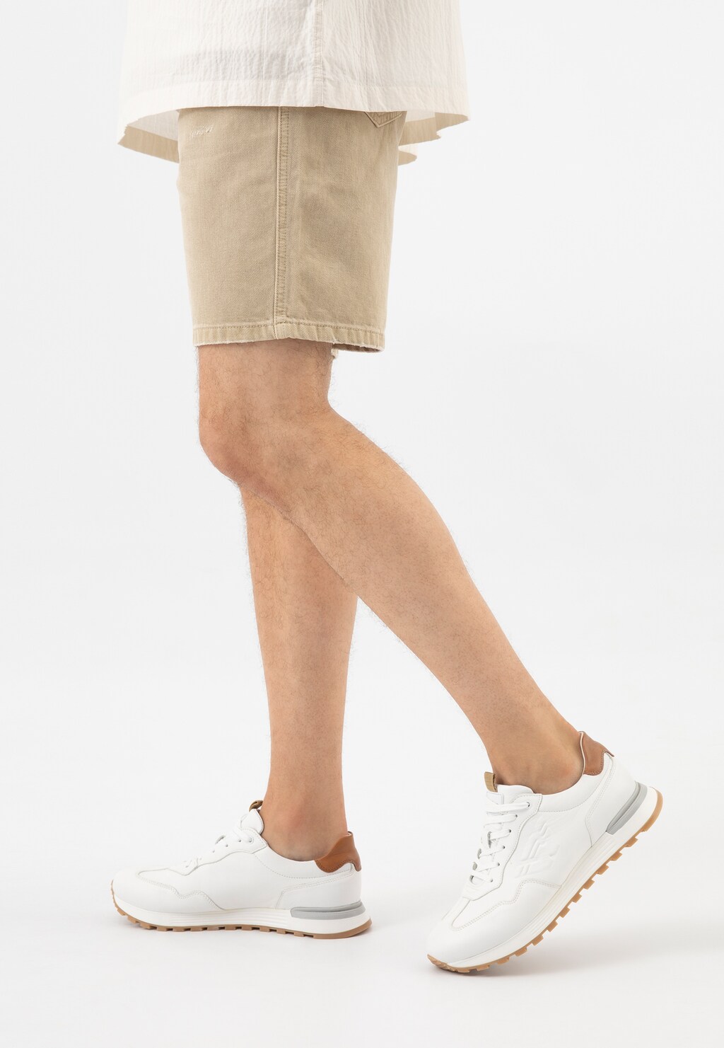 Biele pánske tenisky s jasne hnedými detailami  10201-59 Widok 9