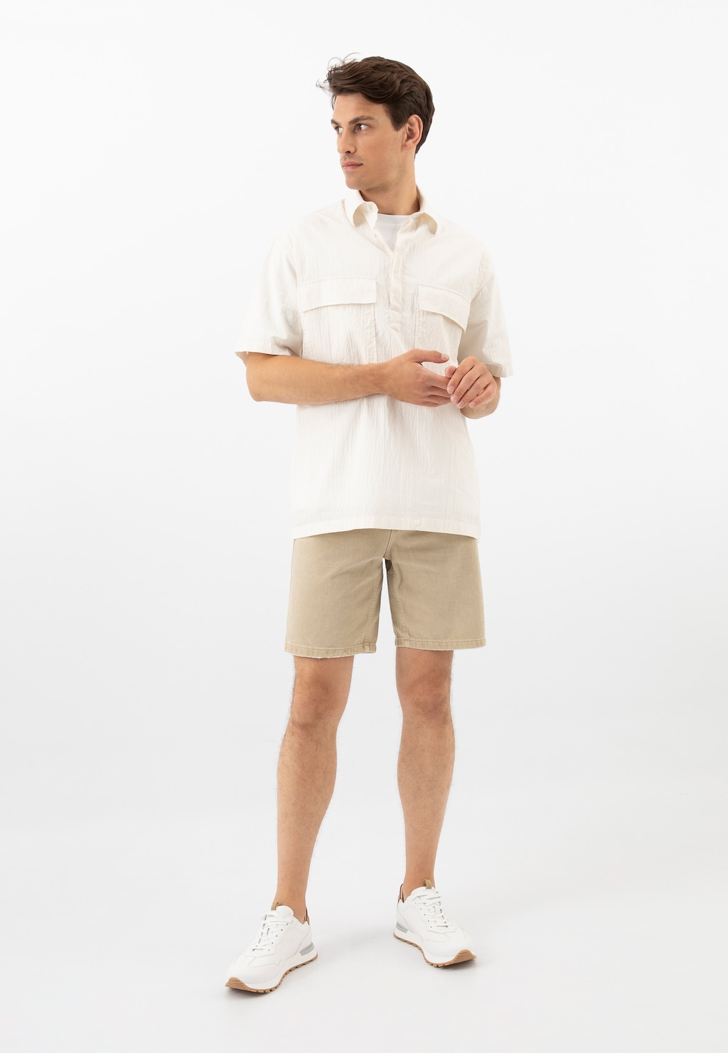 Biele pánske tenisky s jasne hnedými detailami  10201-59 Widok 1