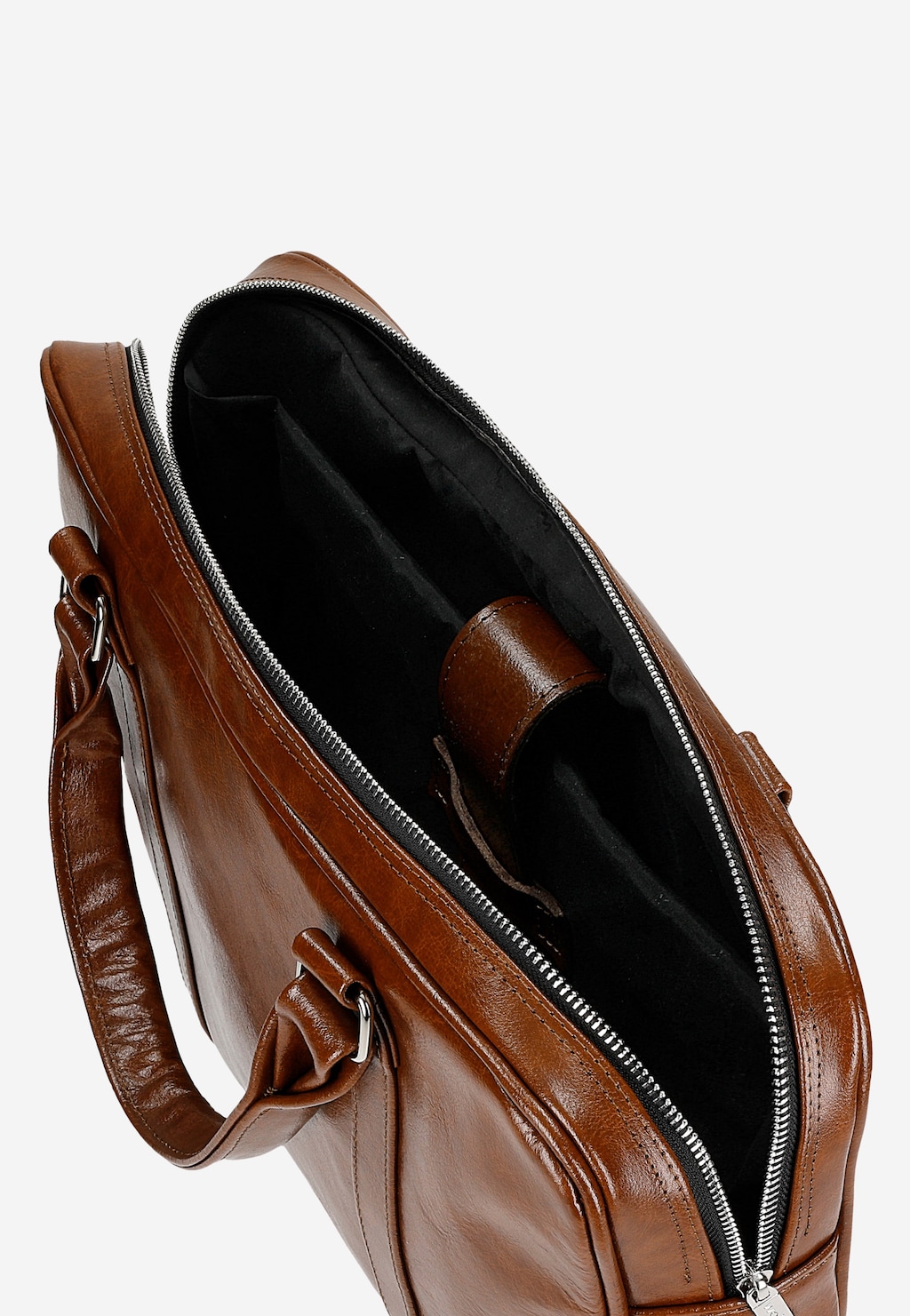 Wnętrze brązowej skórzanej torby męskiej Wojas model 80074-53 z widoczną czarną wyściółką i przegrodą na laptopa, zapięcie na zamek błyskawiczny i skórzane uchwyty.