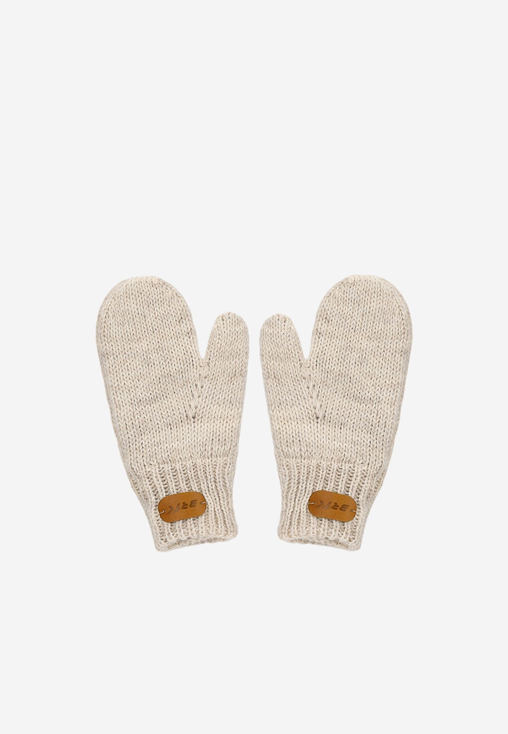 Beżowe rękawiczki dziecięce z zimowego zestawu BARTEK 85601-14, z dzianym ściegiem i skórzaną naszywką z logo marki na mankiecie.