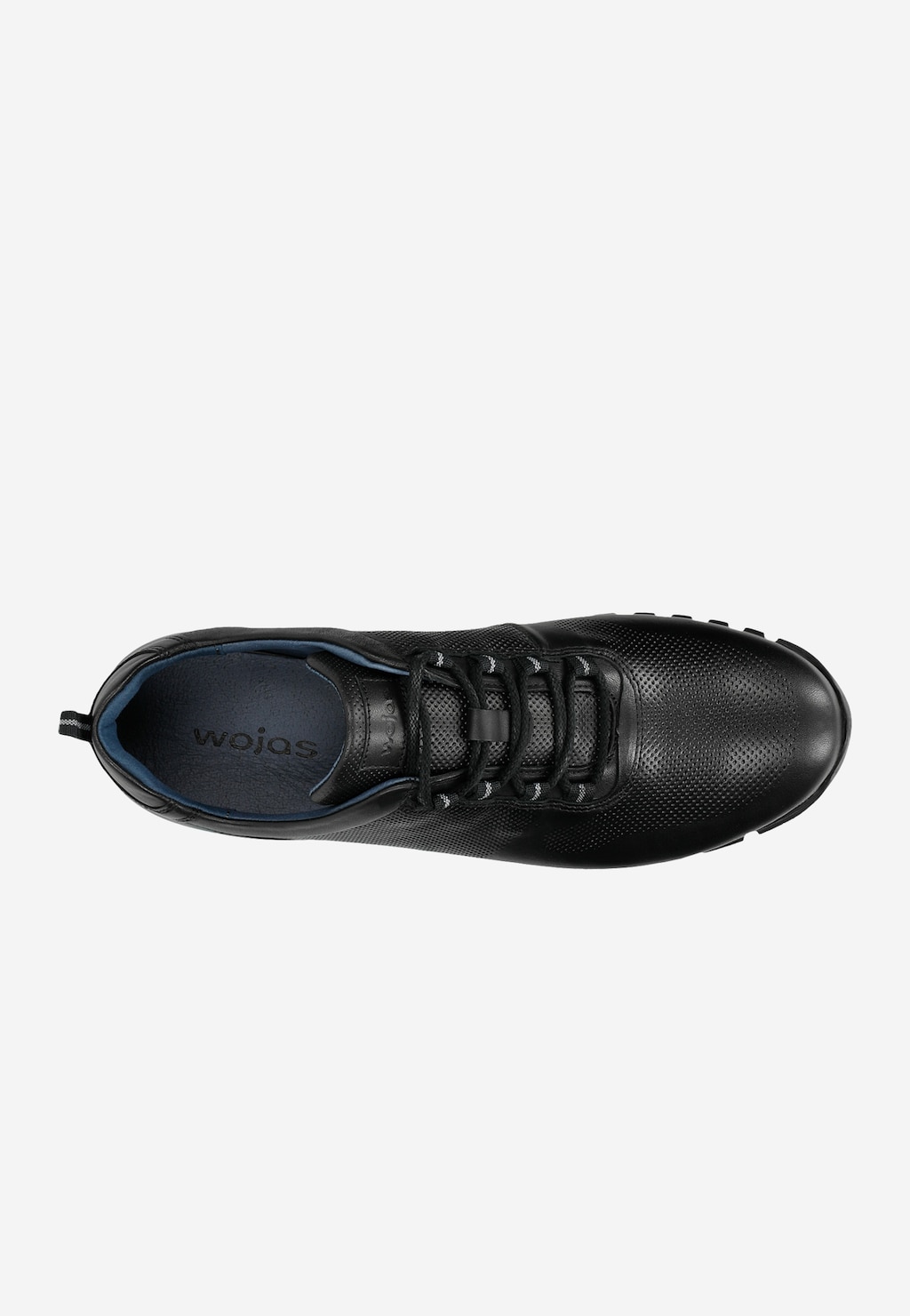 Czarne sneakersy męskie Wojas 10039-51 ze skóry licowej z perforowaną powierzchnią, widok z góry. Widoczna niebieska wkładka i czarne sznurówki.