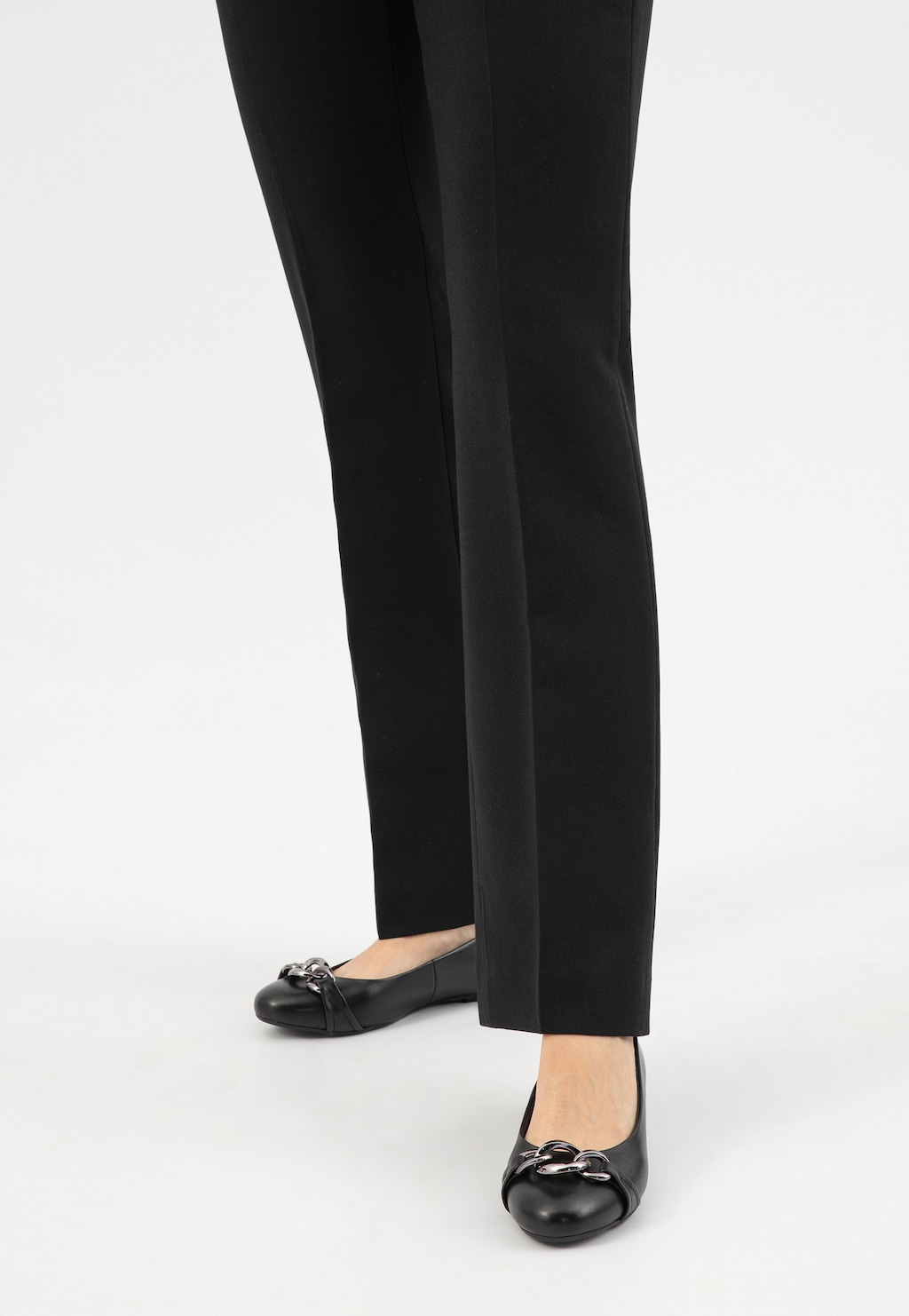 Čierne dámske balerínky s ozdobným retiazkom 44025-51 Widok 7