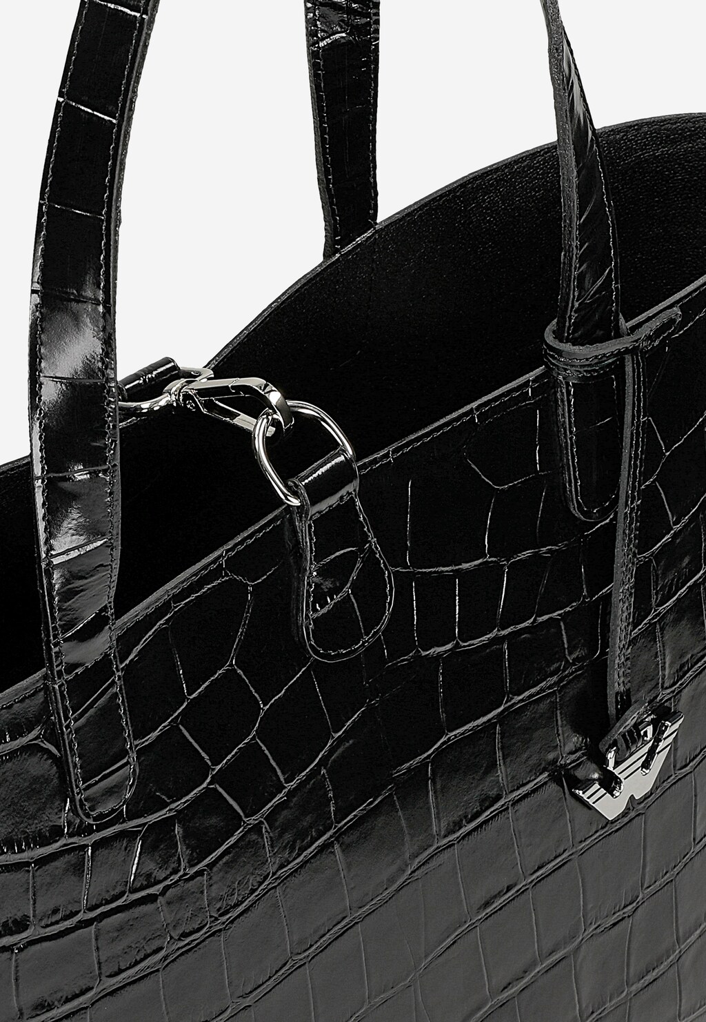 Duża czarna torebka Wojas 80250-81 z eleganckim tłoczeniem w zwierzęcy print, metalowymi okuciami i uchwytem. Widoczne srebrne zapięcie i wewnętrzna komora.