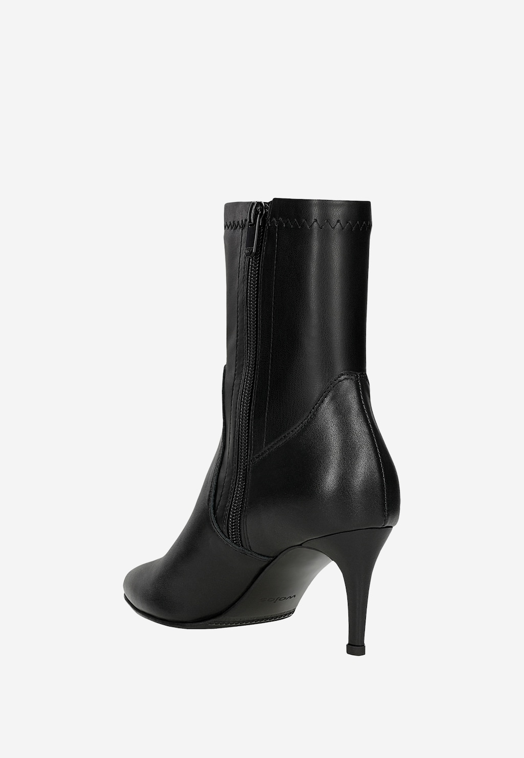Czarne eleganckie botki Wojas model 55017-51 z bocznym zamkiem błyskawicznym, wykonane ze skóry, na smukłej szpilce, widok z tyłu pokazujący profil obcasa.