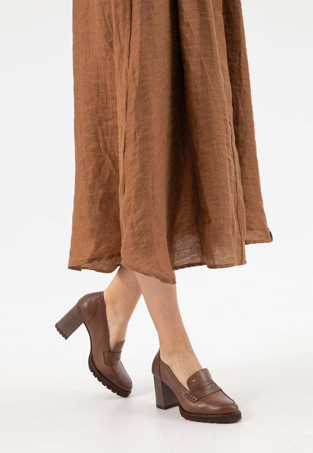 Hnědé mokasíny z lícové kůže na podpatku 46318-52 Widok 8