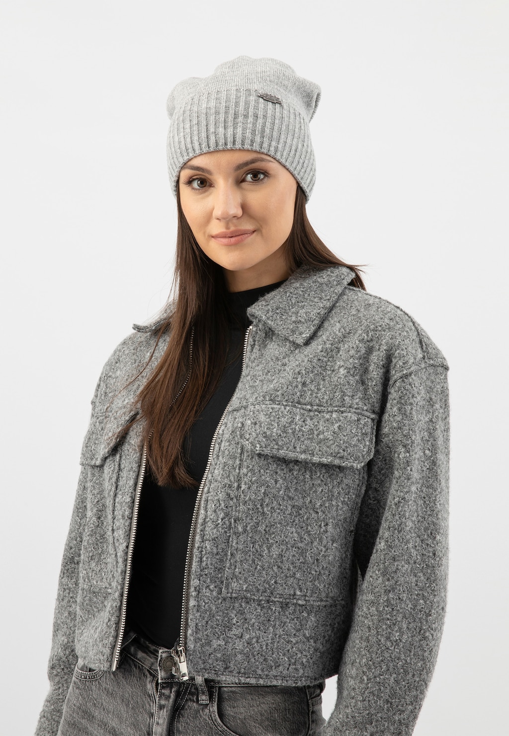 Trendy pletená popelavá zimní dámská čepice RELAKS R96027-80 Widok 1