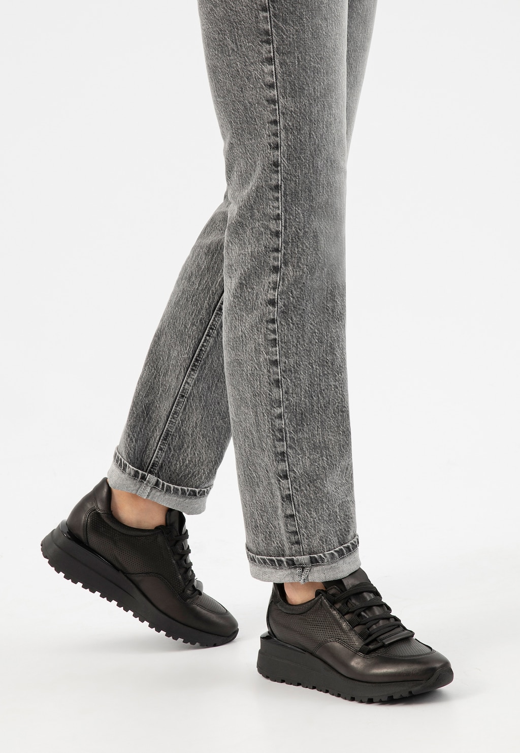 Čierne dámske tenisky na vysokej podrážke 46289-51 Widok 7