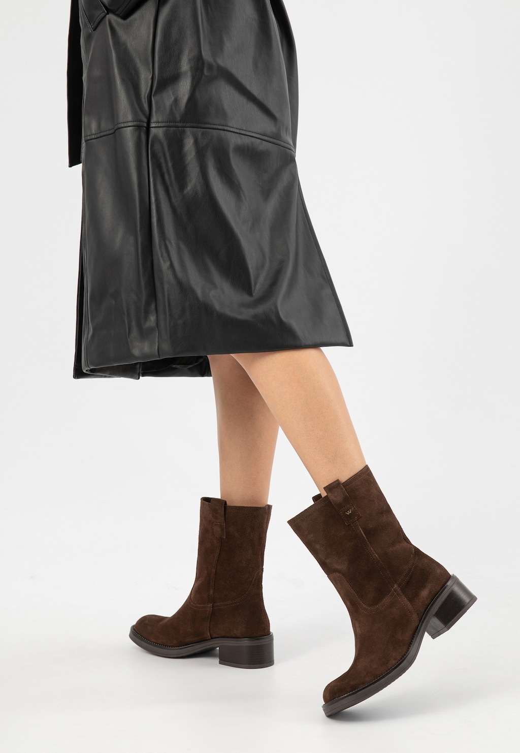 Hnědé nazouvací kotníkové boty na nízkém podpatku 55297-62 Widok 7
