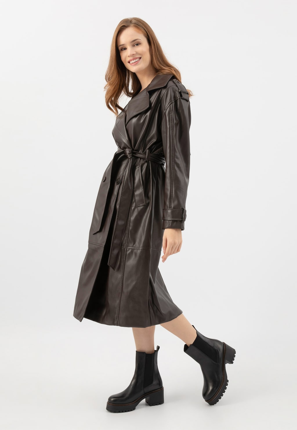 Čierne kožené chelsea čižmy na masívnom podpätku 55272-51 Widok 1