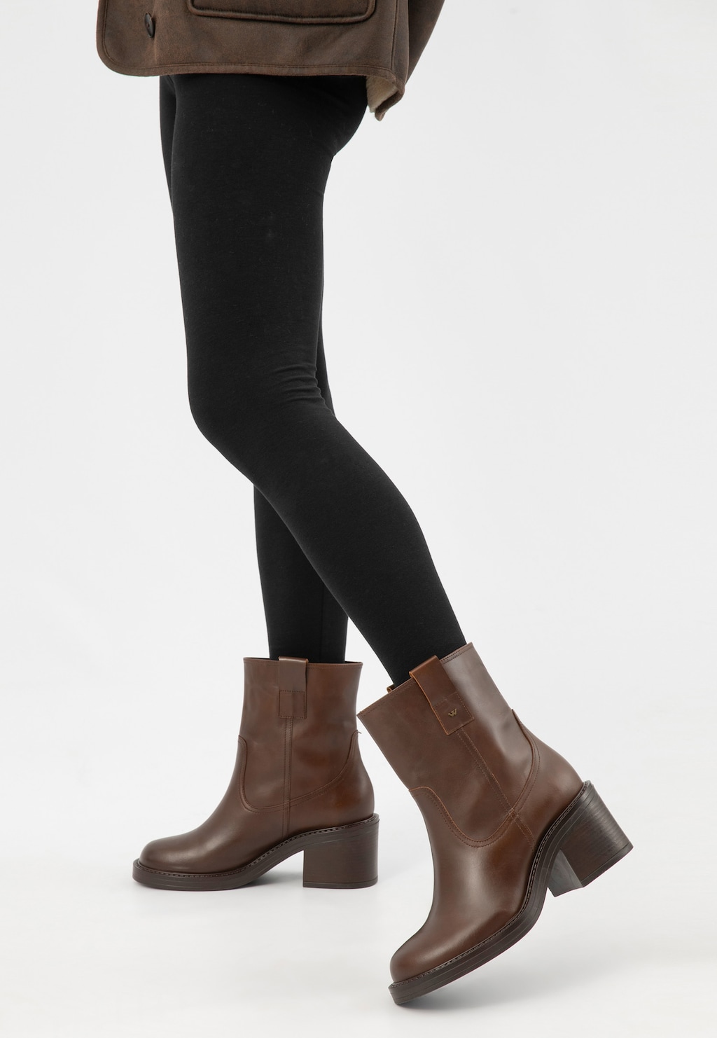 Hnědé kožené kotníkové boty na podpatku 55280-52 Widok 7