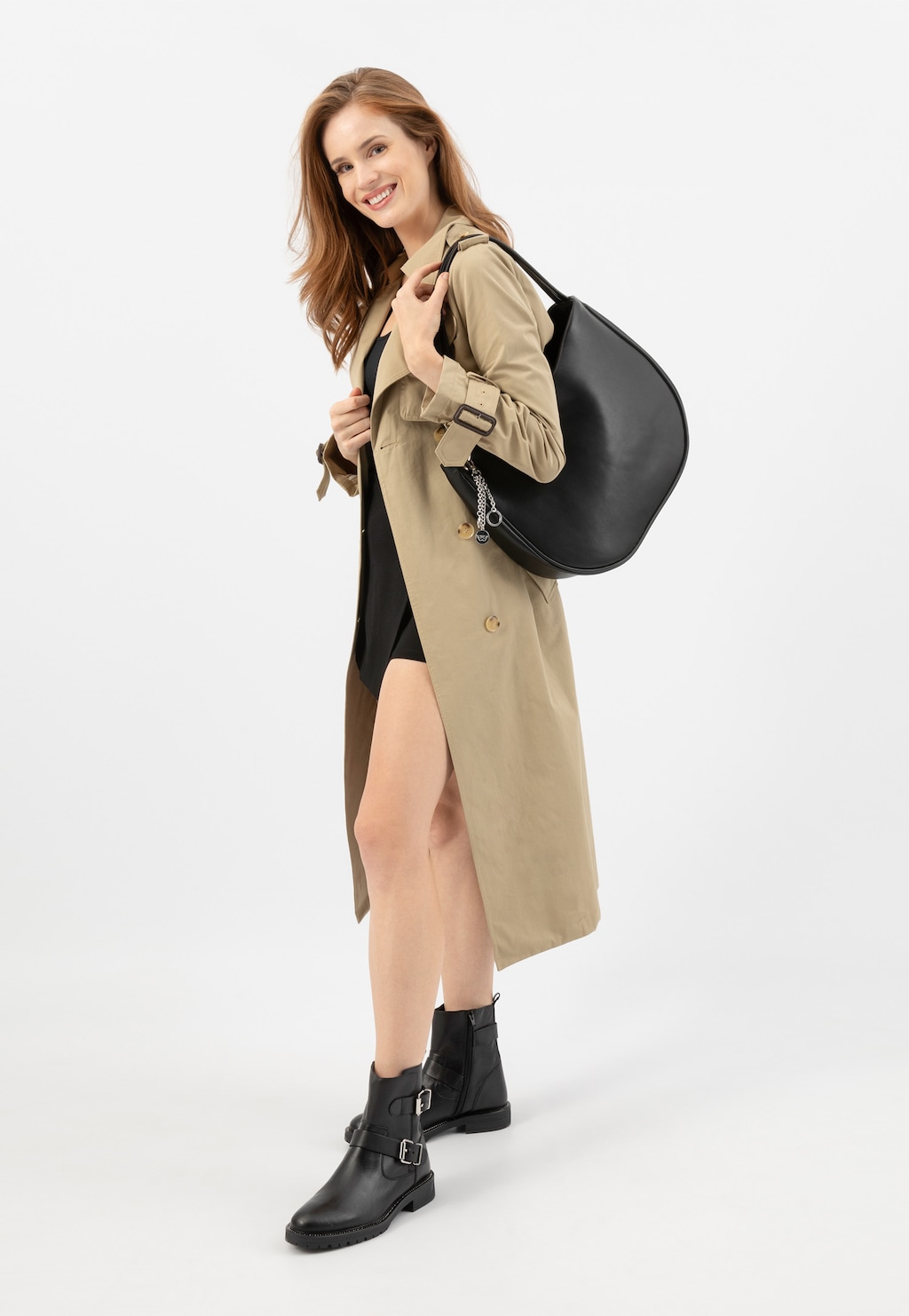 Černá kožená dámská kabelka s přívěškem 80426-51 Widok 8