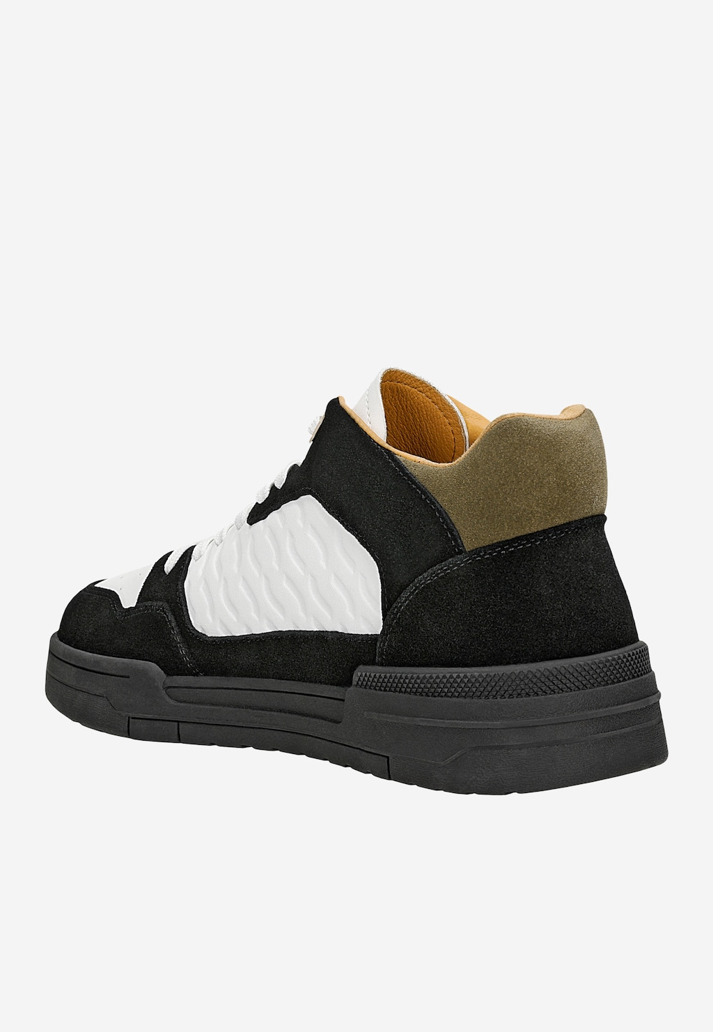 Trampki męskie RELAKS R2404180 w kolorach czarno-białych z beżową wstawką, widok z boku pokazujący pikowaną białą wstawkę i grubą czarną podeszwę.