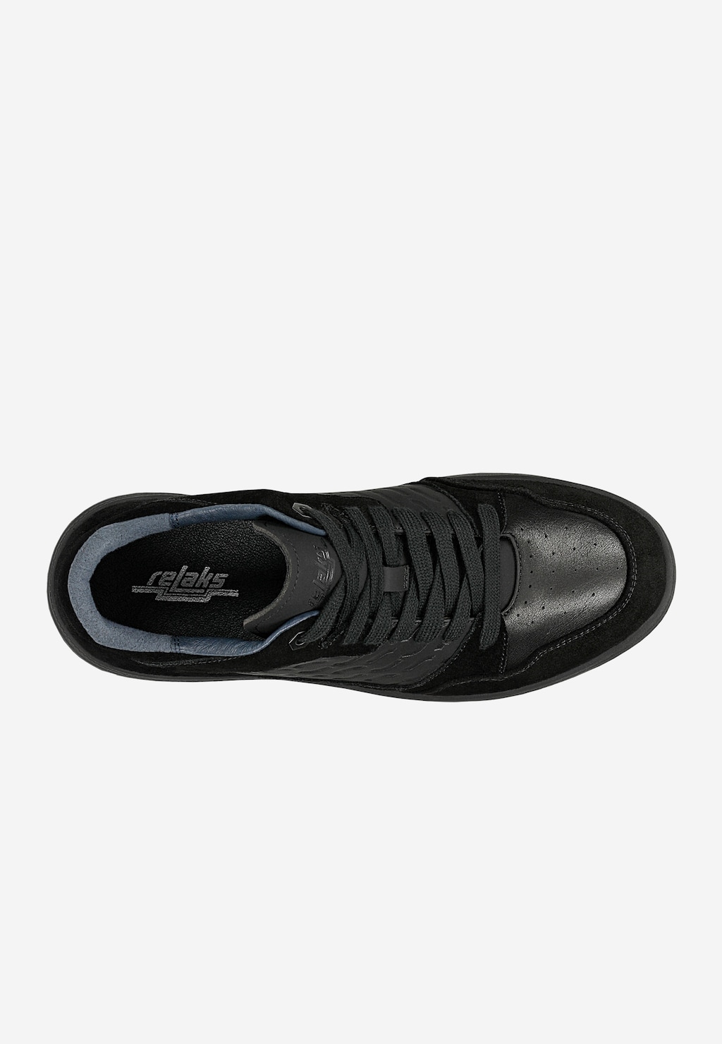 Czarne trzewiki męskie Relaks R24041-81 z widoku górnego, ukazujące wierzch buta z czarnymi sznurówkami i niebiesko-szarą wyściółką wewnętrzną, w stylu sportowych trampek.