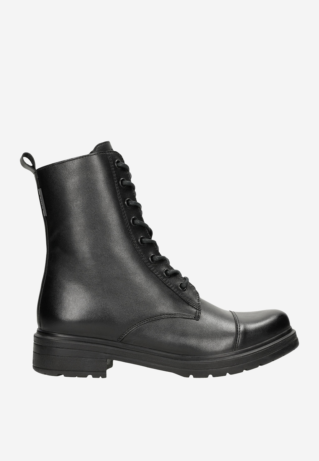 Czarne skórzane trzewiki damskie Wojas model 64026-59 z ociepleniem, widok z boku. Eleganckie buty z wysoką cholewką, sznurowane, na stabilnej podeszwie.