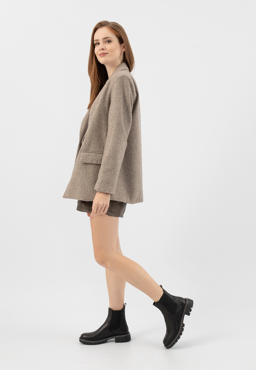 Černé kožené kotníkové boty s ozdobným zipem 55268-51 Widok 9