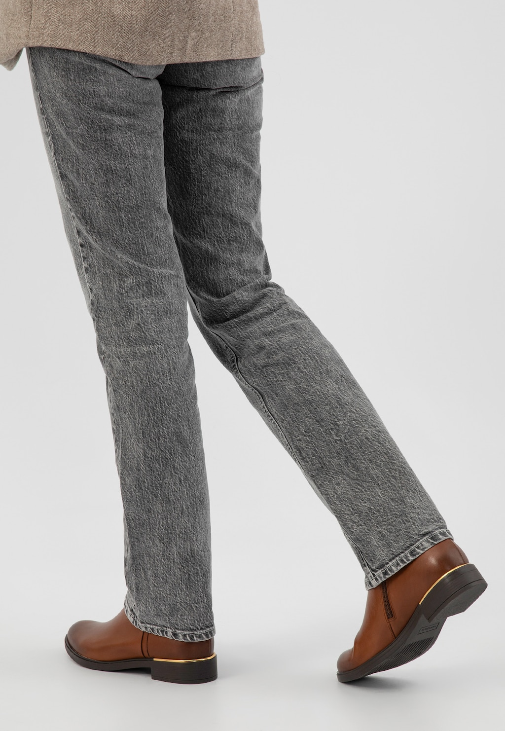 Hnědé dámské kožené kotníkové boty se zlatými detaily 55076-52 Widok 7