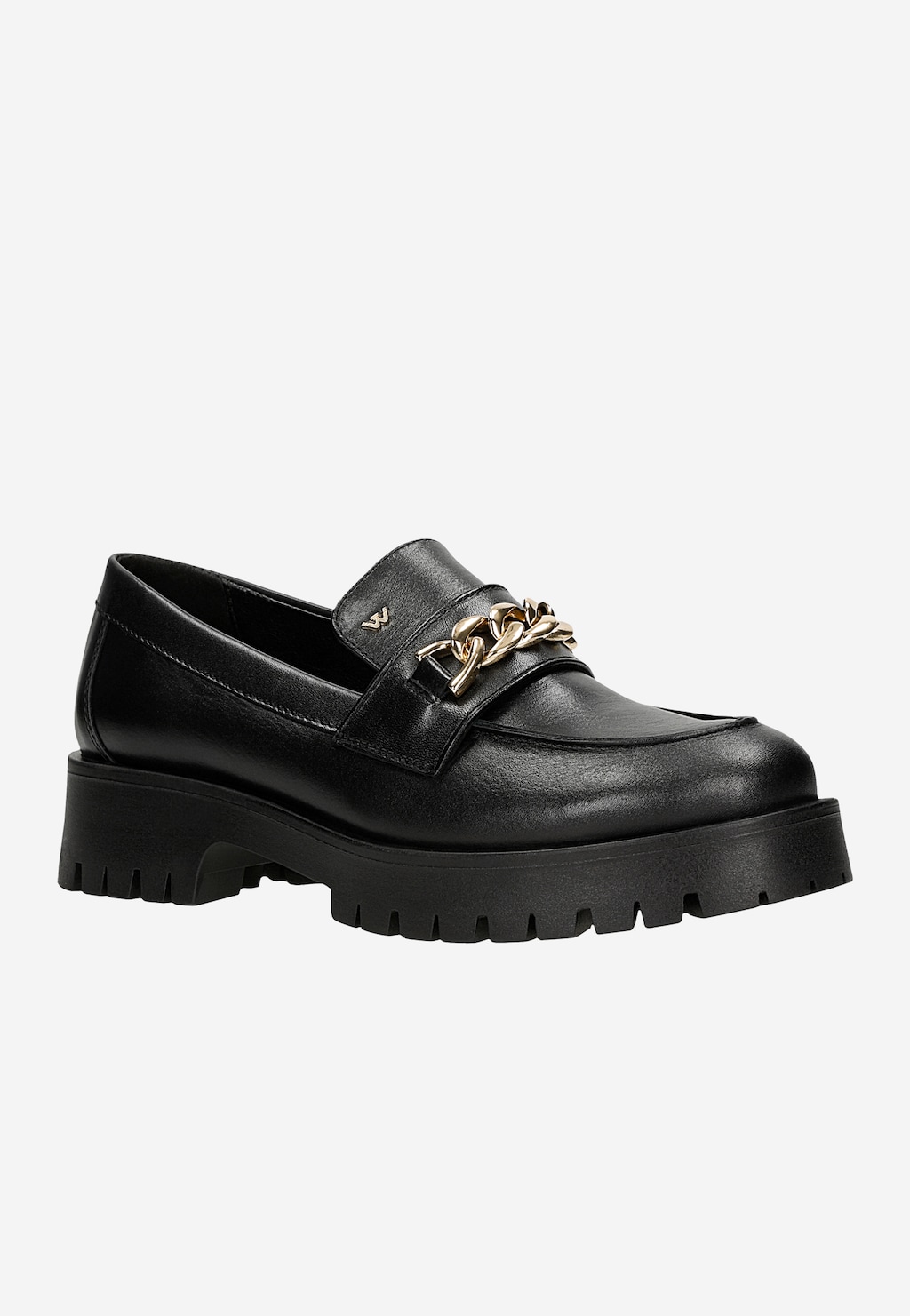 Czarne mokasyny Wojas ze skóry licowej model 46323-51 z charakterystycznym złotym łańcuchem na wierzchu i masywną, profilowaną podeszwą, widoczne z boku.