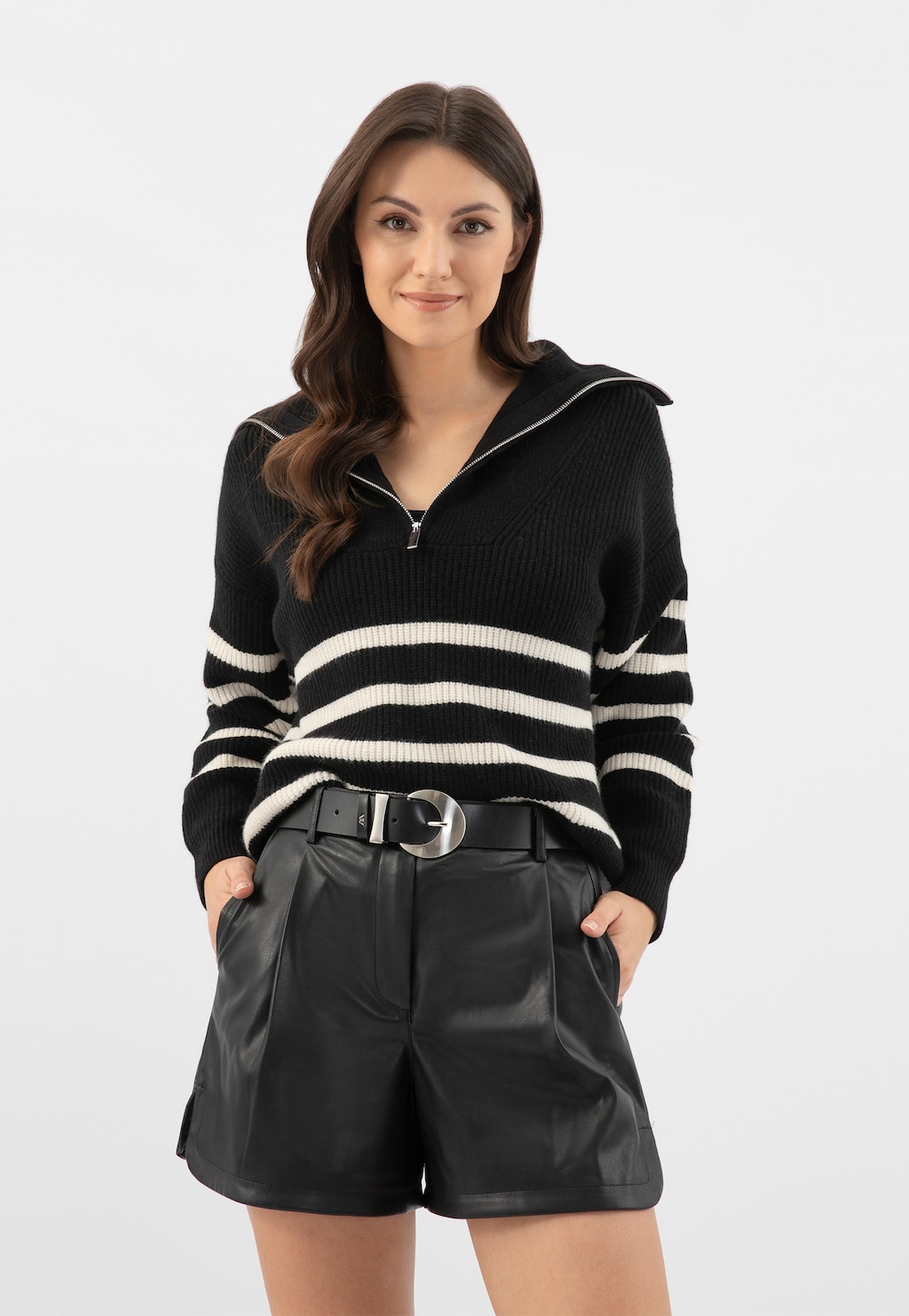 Černý dámský kožený pásek s velkou stříbrnou sponou 93089-81 Widok 7