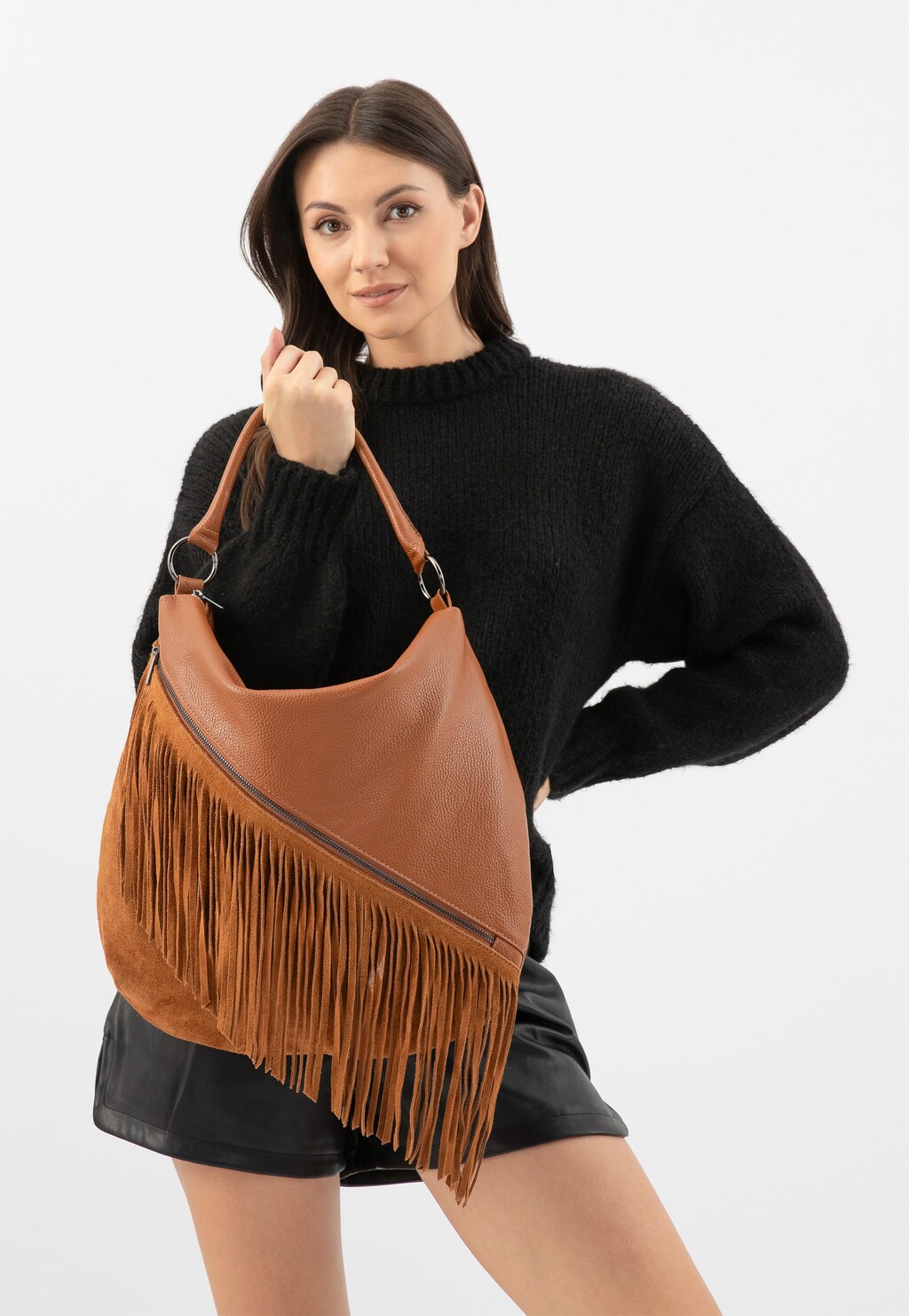 Svetlohnedá dámska kožená kabelka so strapcami a retiazkou 80368-73 Widok 9