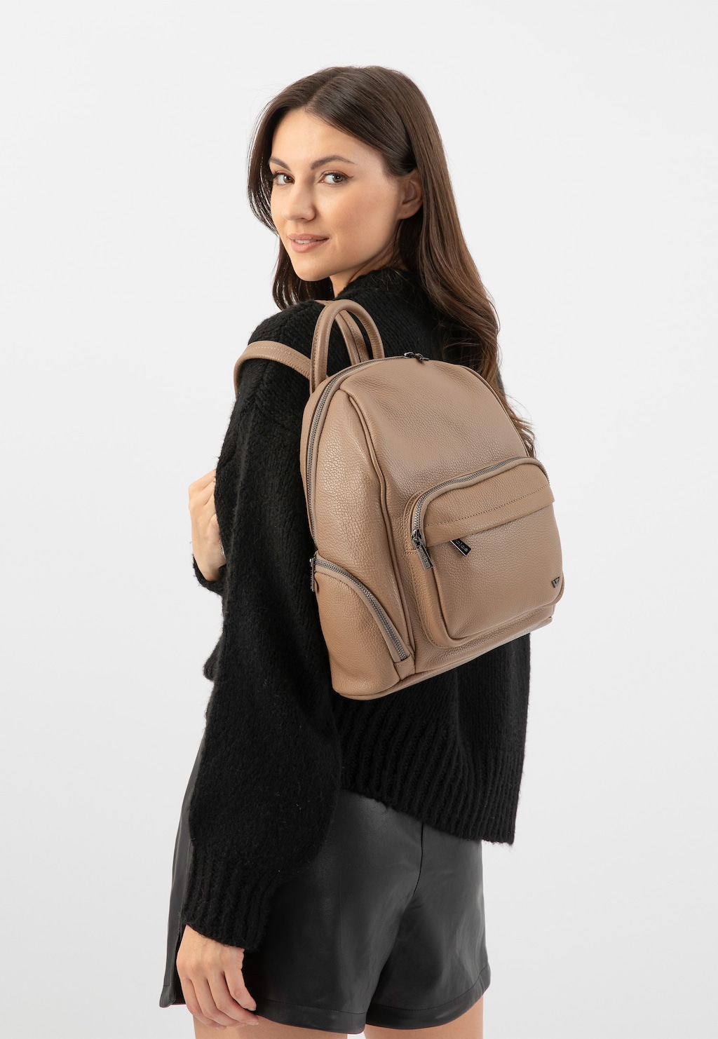 Beżowy plecak damski ze skóry licowej 80253-54 Widok 1