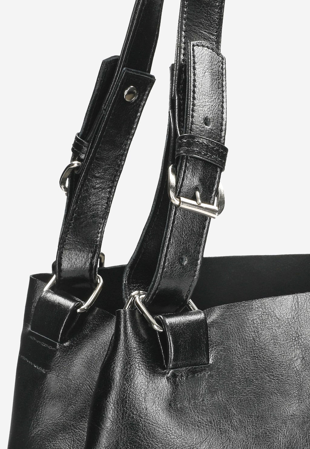 Elegancka czarna torebka Wojas model 80246-51 z dwoiny foliowanej z widocznymi skórzanymi uchwytami, metalowymi klamrami i logo marki wytłoczonym na powierzchni.