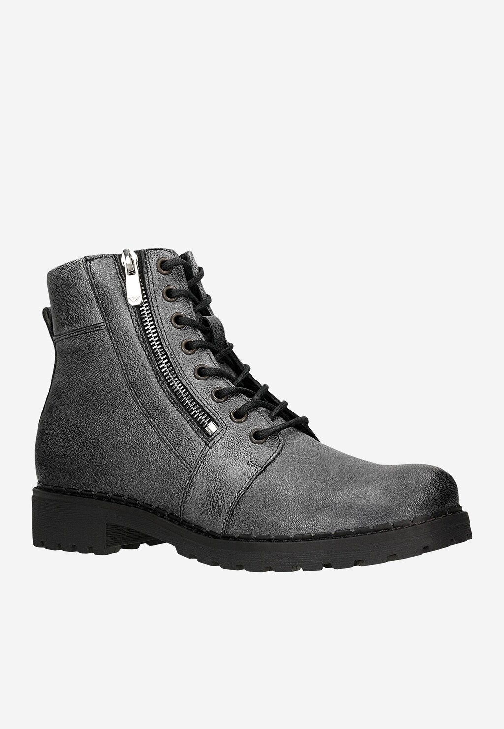 Trzewiki typu workery Wojas 64076-59 w kolorze ciemnego srebra, wykonane ze skóry, z ozdobnym zamkiem błyskawicznym z boku, czarnymi sznurówkami i masywną podeszwą.