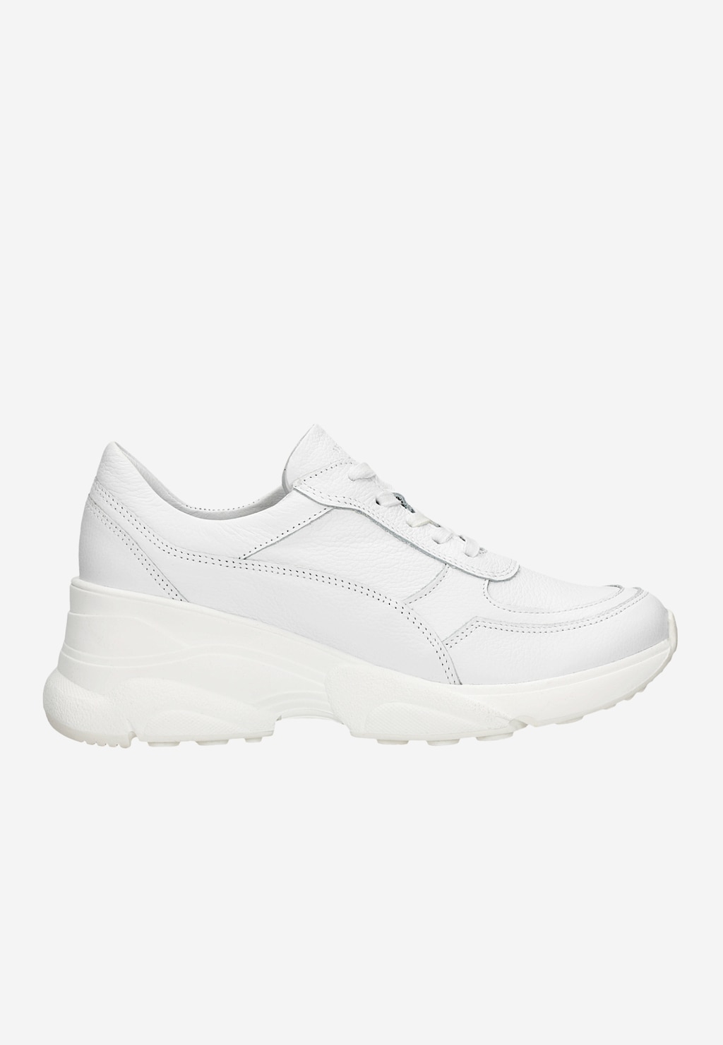 Białe skórzane sneakersy damskie Wojas 46106-59 z podwyższoną podeszwą, widok z boku. Eleganckie sportowe buty z teksturowanej skóry na grubej białej podeszwie.