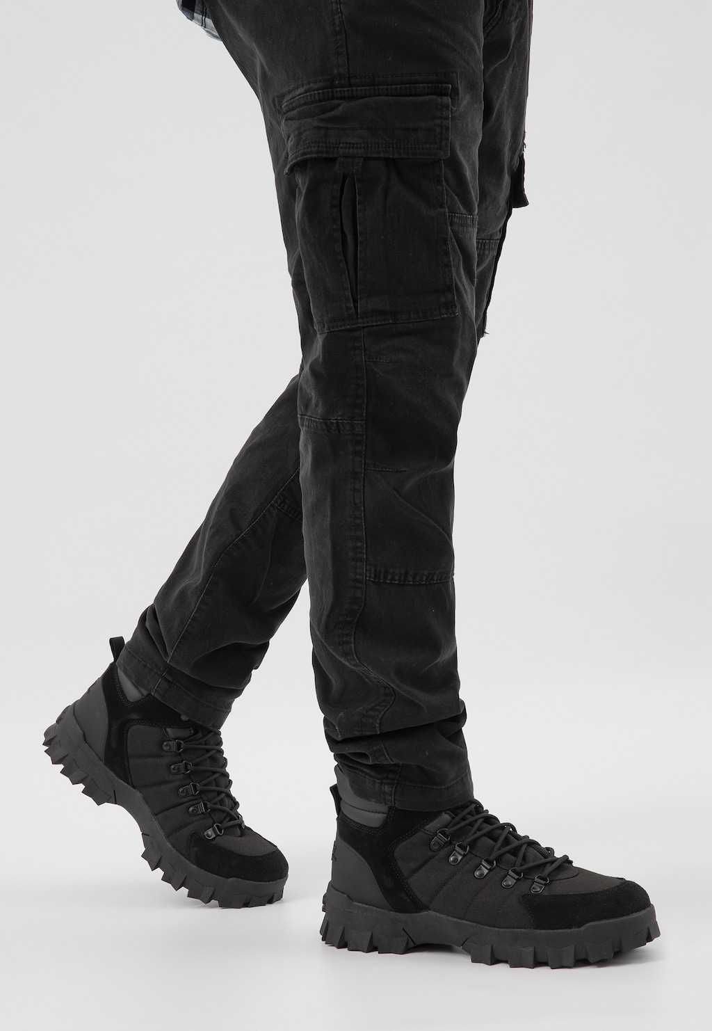 Wysokie trekkingi męskie RELAKS z łączonych materiałów R24040-81 Widok 7