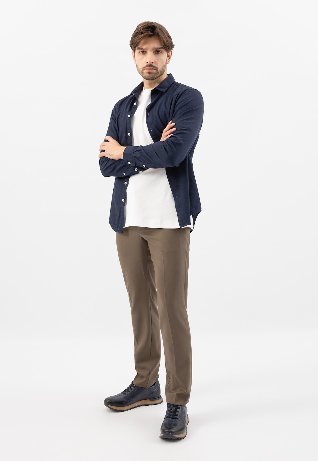 Tmavě modré pánské tenisky s vytlačeným logem 10201-56 Widok 8