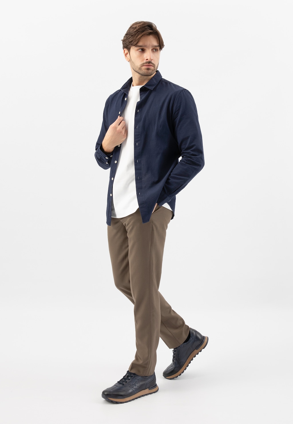 Tmavě modré pánské tenisky s vytlačeným logem 10201-56 Widok 1