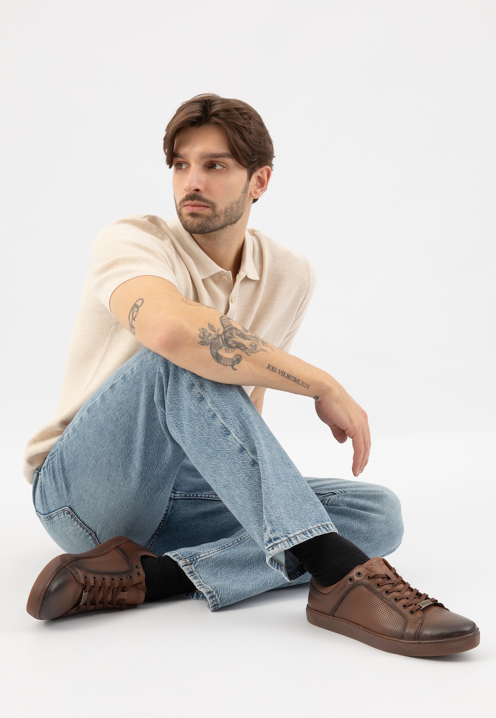 Hnedé pánske tenisky so zaujímavým reliéfom 10169-52 Widok 1