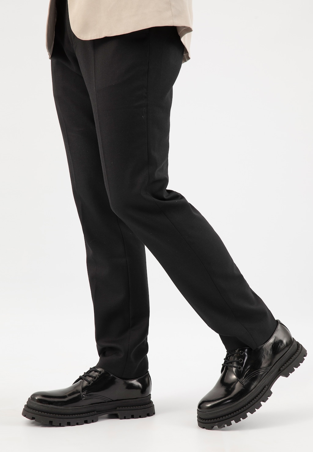 Kožené poltopánky pánske zo štýlovej lakovanej kože 10050-31 Widok 8