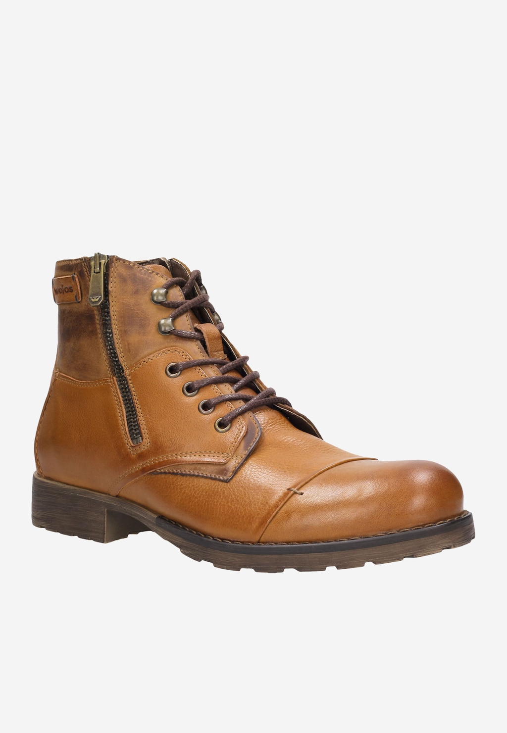 Brązowe trzewiki męskie Wojas model 8234-73 z bocznym zamkiem, sznurówkami i ozdobnym przeszyciem na nosku, wykonane ze skóry naturalnej, na masywnej podeszwie.