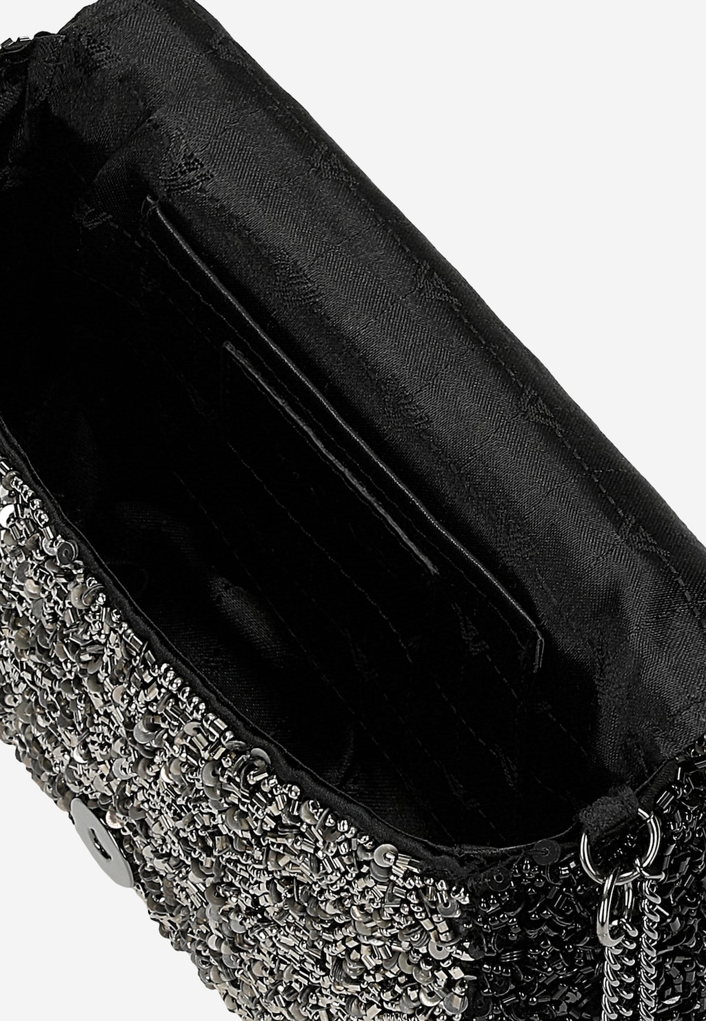 Czarna wizytowa torebka Wojas model 80432-81 z ozdobnymi koralikami - widok wnętrza z kieszeniami i podszewką w kolorze czarnym.