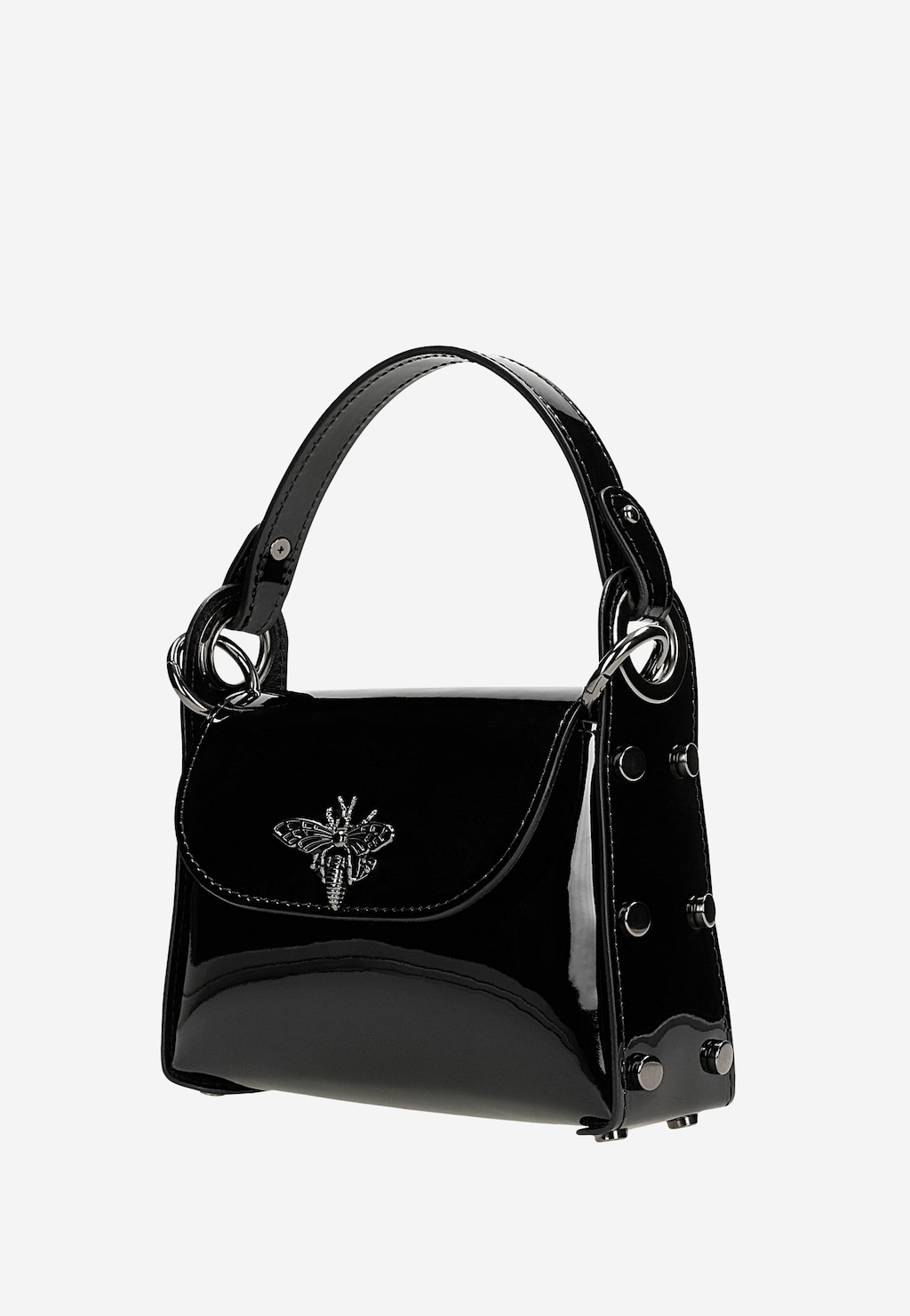 Czarna lakierowana torebka wizytowa Wojas model 80318-31 z metalową ozdobą w kształcie owada na klapie, eleganckim uchwytem i metalowymi okuciami.