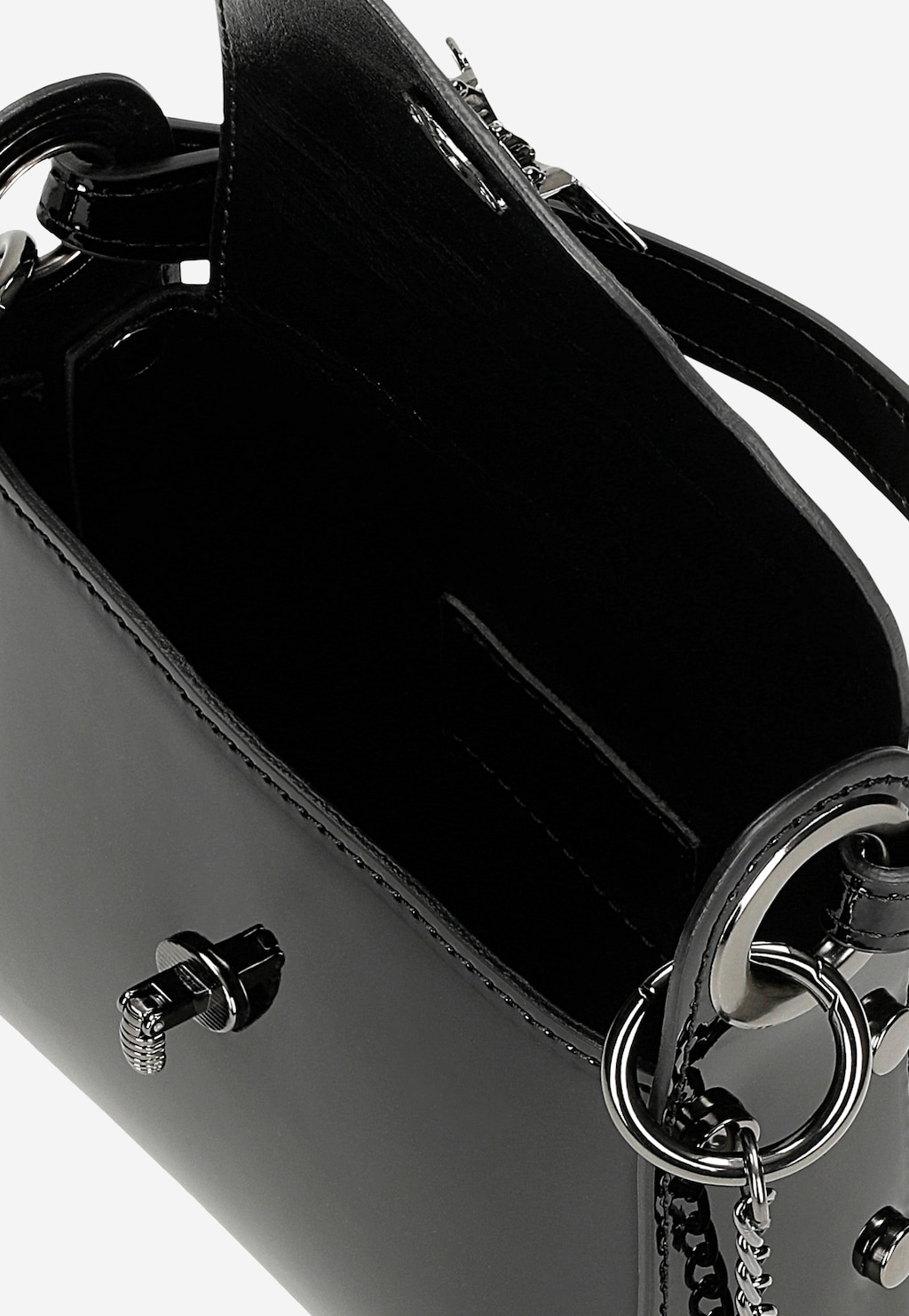 Elegancka czarna lakierowana torebka wizytowa Wojas 80318-31 z ozdobnym owadem, widok z góry ukazujący wnętrze i metalowe detale zapięcia.