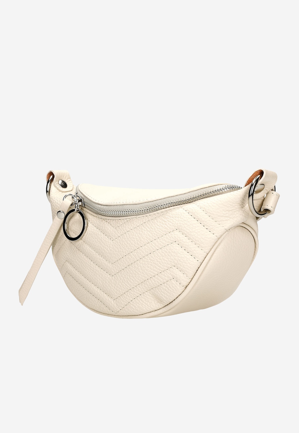 Beżowa pikowana saszetka damska Wojas 80093-54 ze skóry licowej z charakterystycznym wzorem jodełki, srebrnym zamkiem i metalowym brelokiem, wyposażona w regulowany pasek.