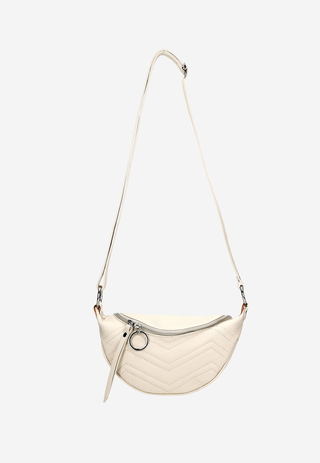 Beżowa pikowana saszetka Wojas 80093-54 ze skóry licowej w kształcie półksiężyca z wzorem w jodełkę, regulowanym paskiem na ramię i ozdobnym zapięciem z metalowym kółkiem.