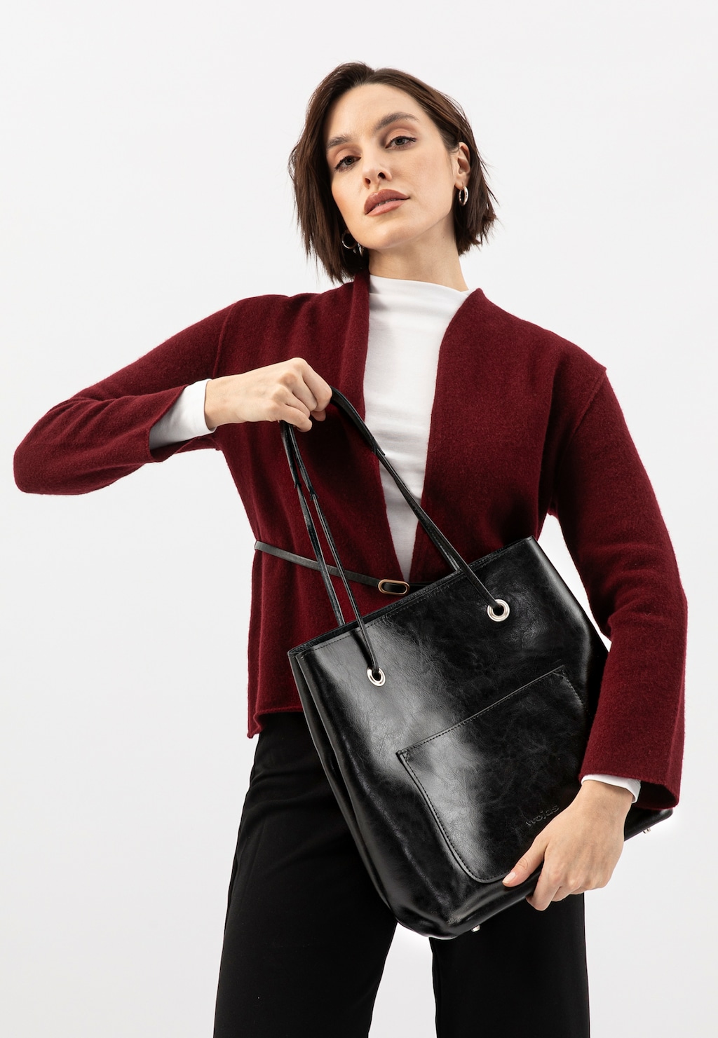 Kožená dámska kabelka čierna praktická na každý deň  80019-51 Widok 1