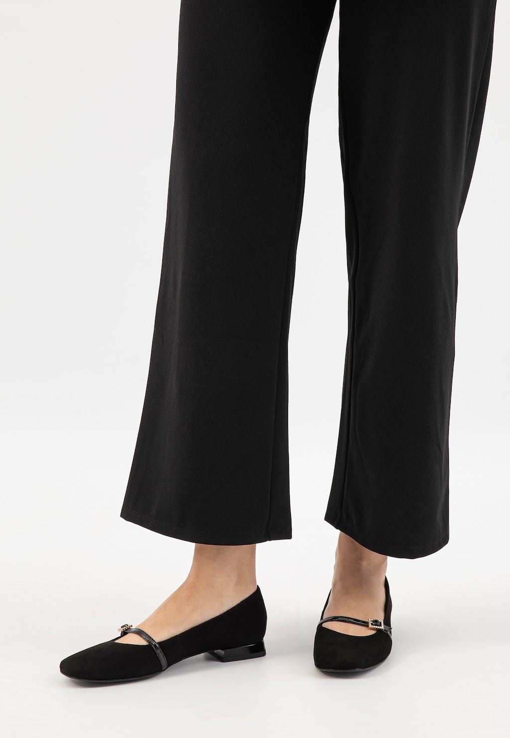 Černé baleríny s lakovaným páskem přes nárt 44051-71 Widok 7