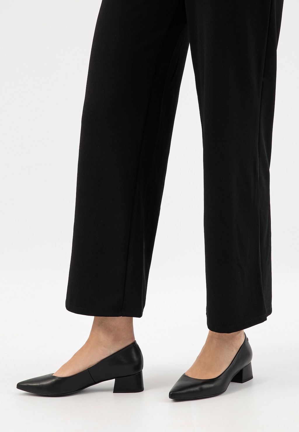 Čierne dámske lodičky z lícovej kože 35140-51 Widok 7